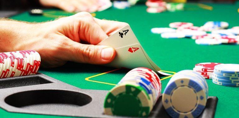 Luật chơi cơ bản của Xì Tố 3 cây vô cùng dễ hiểu.